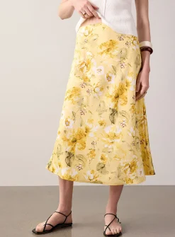 Sleek satiny skirt