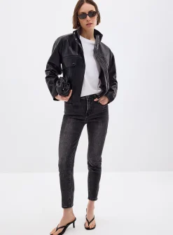 Sleek stretch jean