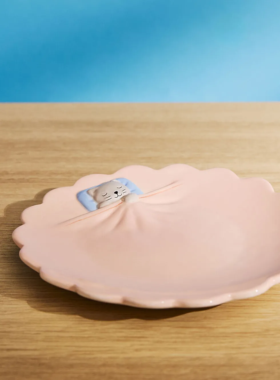 Sleepy kitten small plate