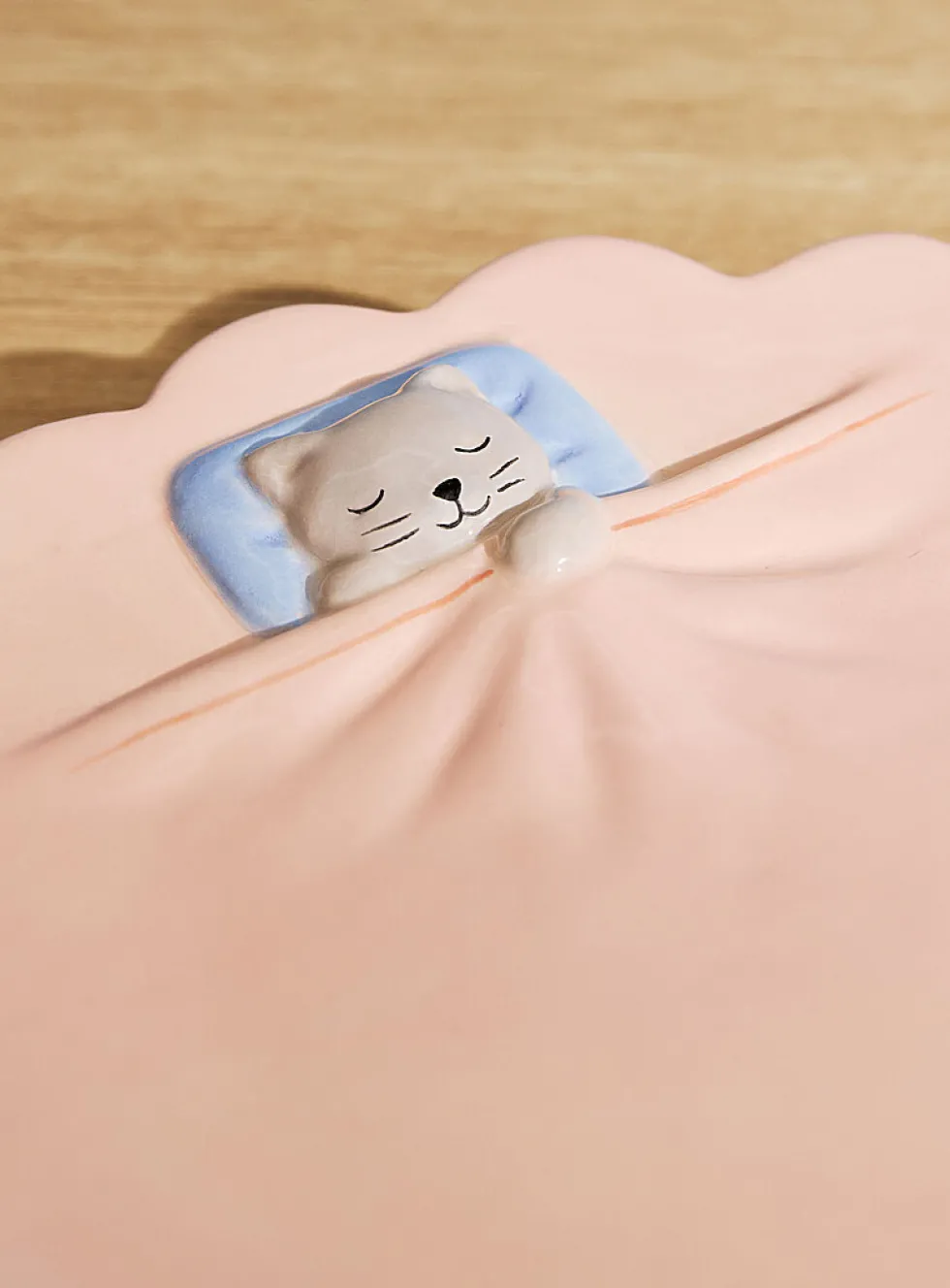 Sleepy kitten small plate