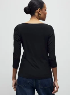 3/4-sleeve soft T-shirt