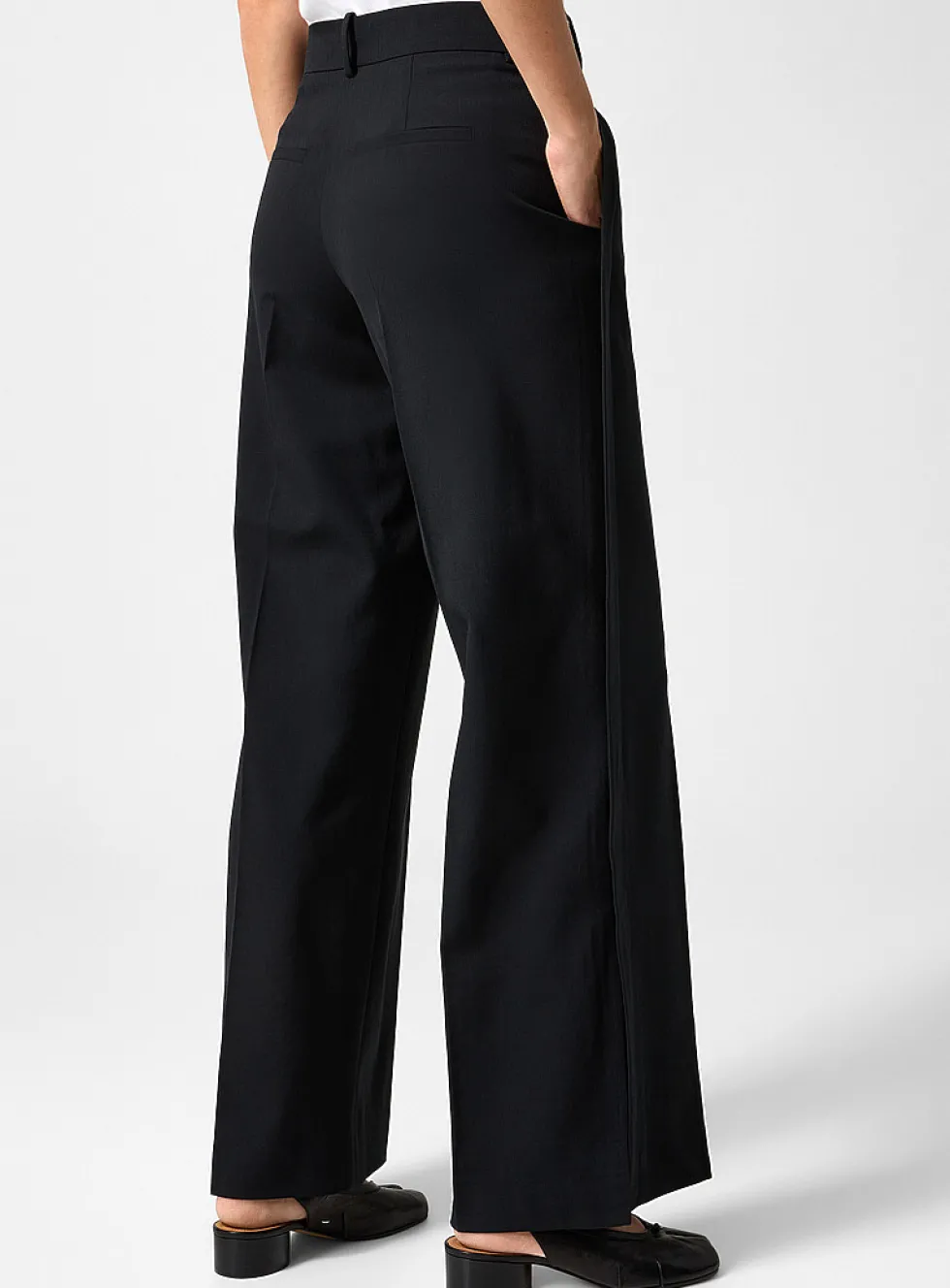 Slit wide-leg pant