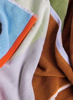 Small colour block contrasting trim towels
