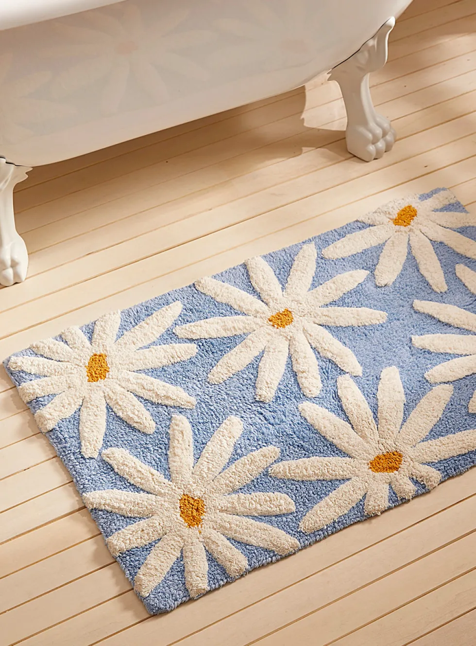 Small daisies bath mat