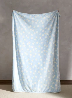 Small daisies soft plush throw