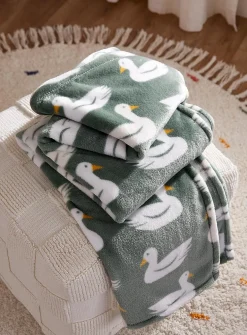 Small ducks soft plush throw
