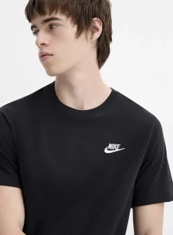 Small logo Sportswear Club T-shirt