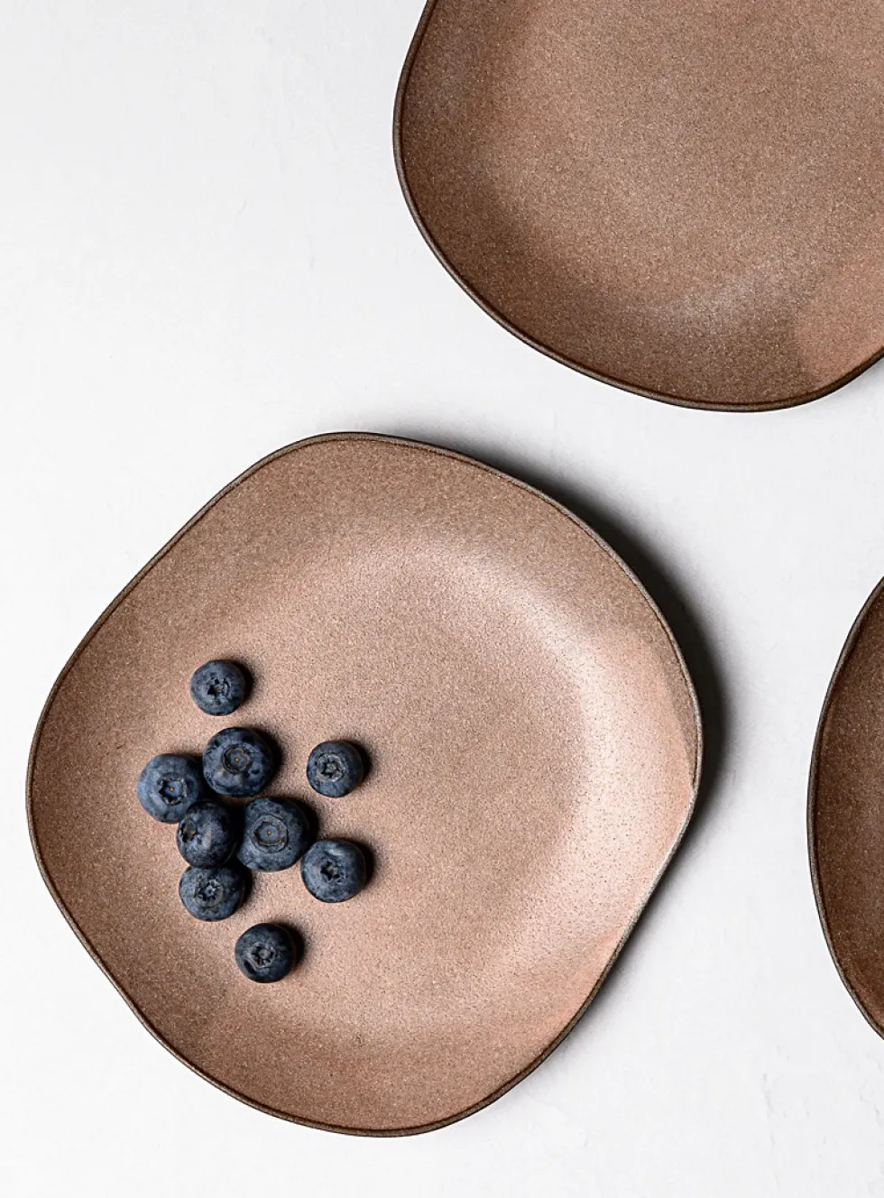 Small meander stoneware plate