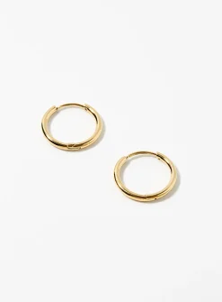 Small minimalist fine hoops