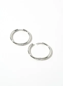 Small minimalist hoops