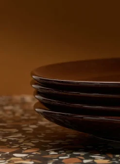 Small minimalist plate