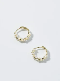 Small pearl twisted earrings
