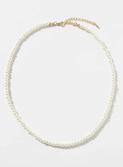 Small pearly bead necklace