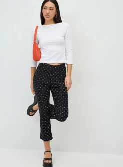 Small polka dots flared capri pant