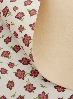 Small red flowers vinyl rug