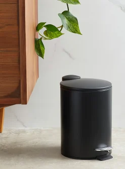Small round soft-close wastebasket