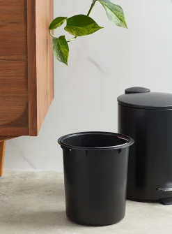 Small round soft-close wastebasket