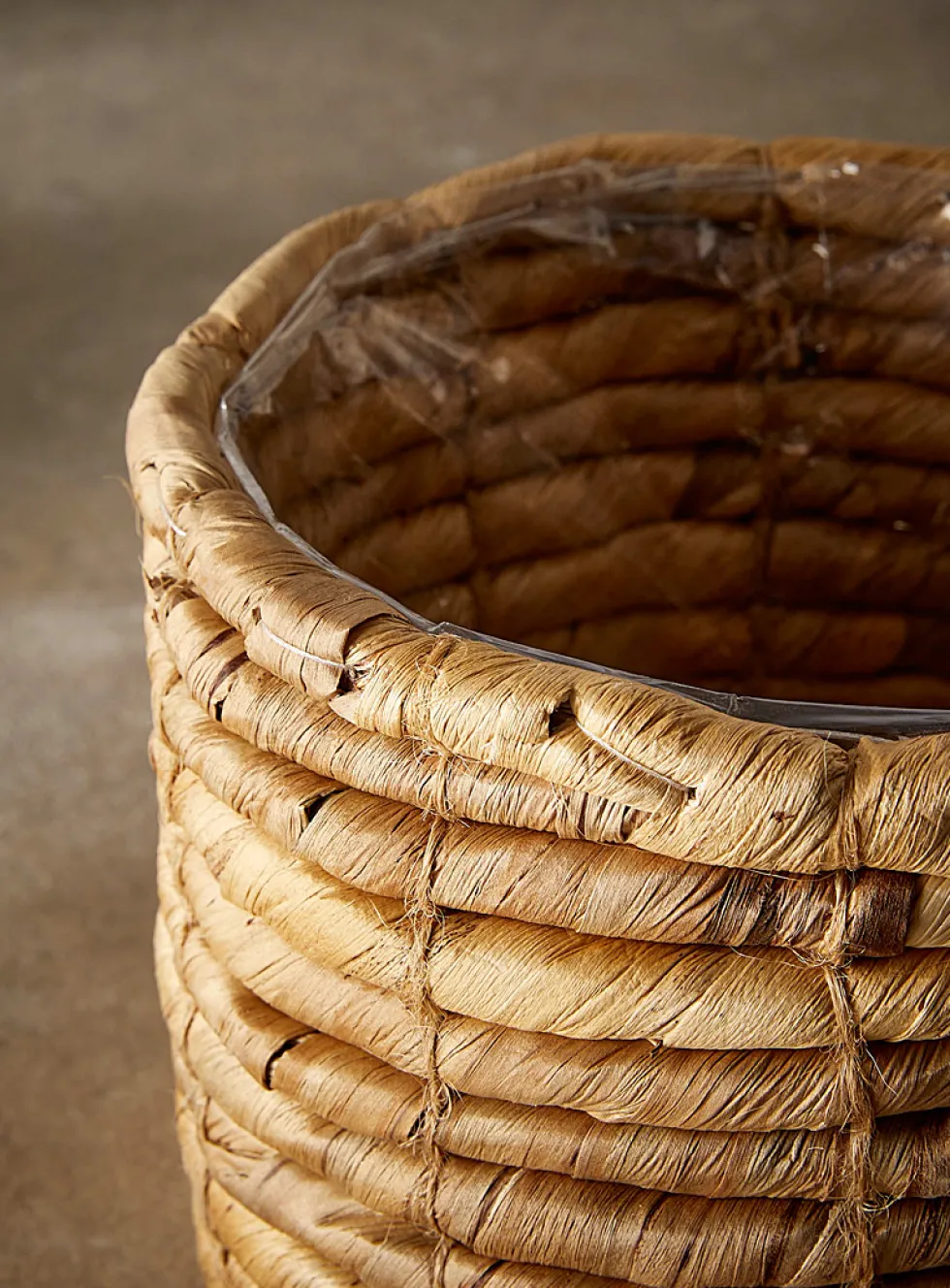 Small twisted water hyacinth planter