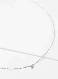 Small zirconia pendant necklace