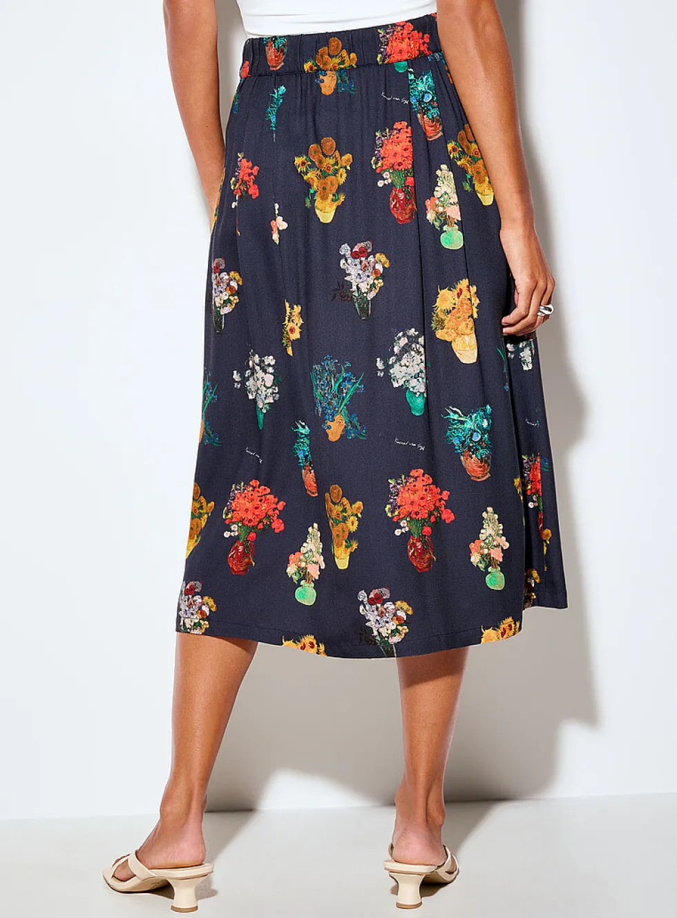 Small-button flared midi skirt