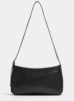 Smooth minimalist baguette bag
