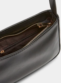 Smooth minimalist baguette bag