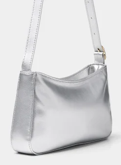 Smooth minimalist baguette bag