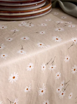 Soft daisies vinyl tablecloth