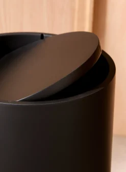 Soft handfeel garbage can