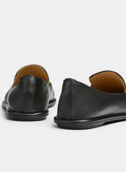 Soft minimalist loafers