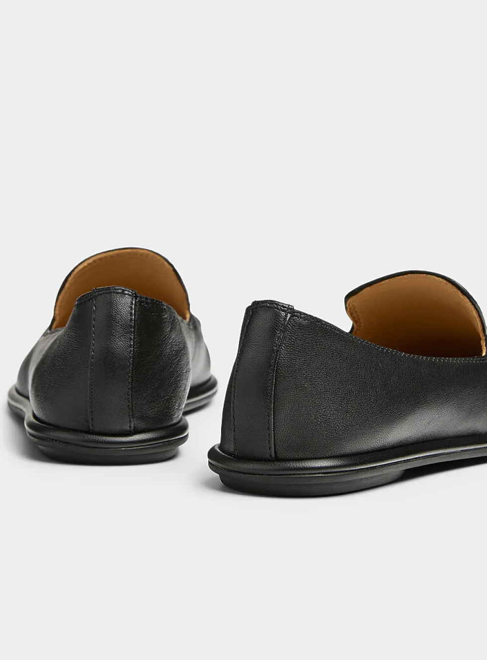 Soft minimalist loafers