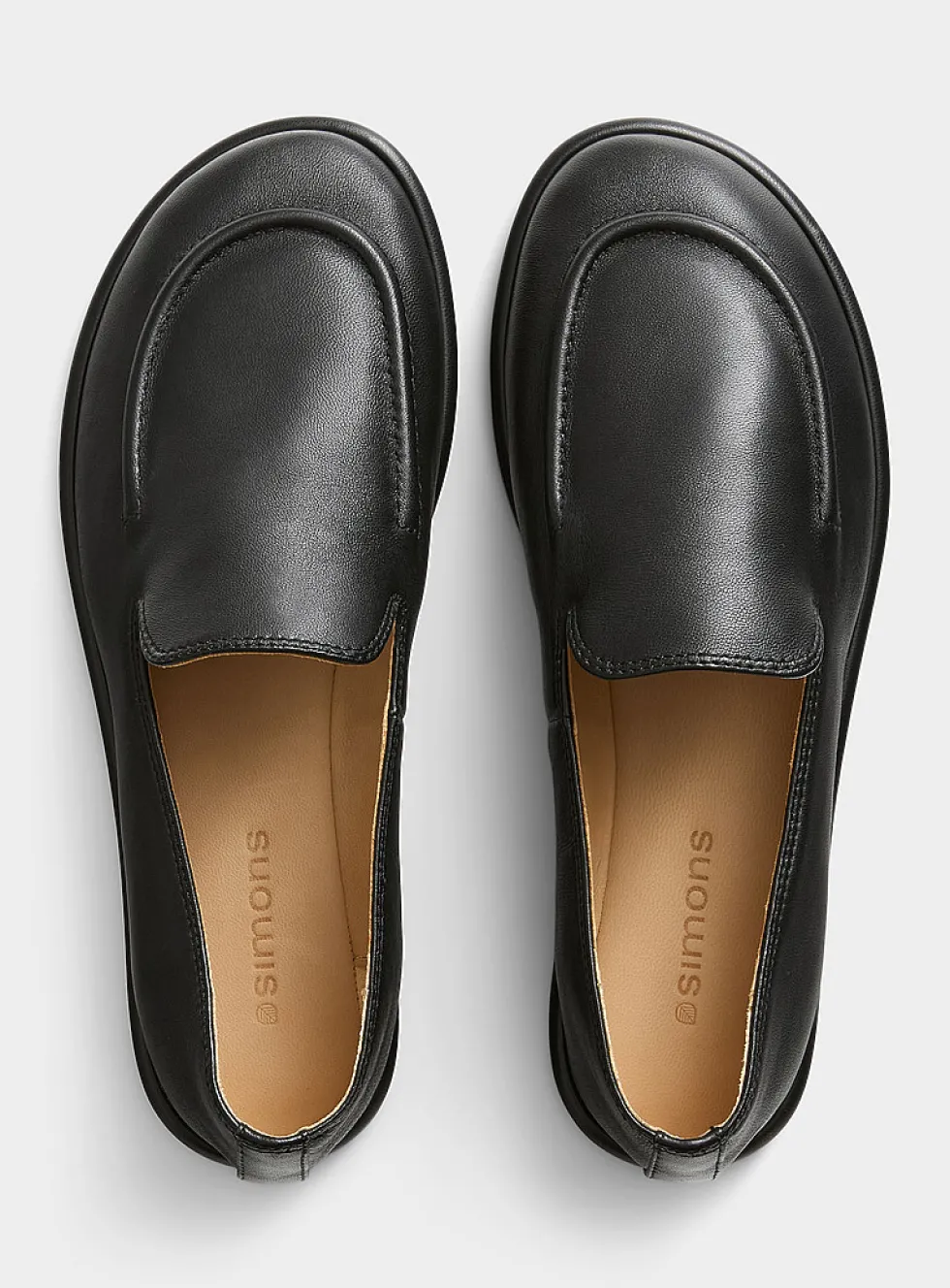 Soft minimalist loafers