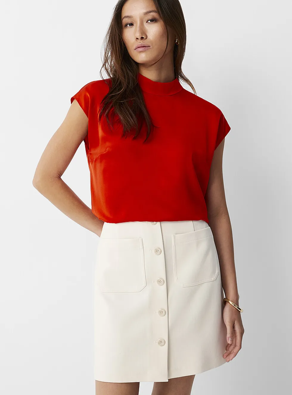 Soft piqué-textured buttoned skirt
