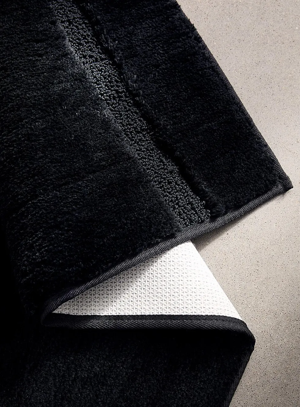 Soft plush bath mat