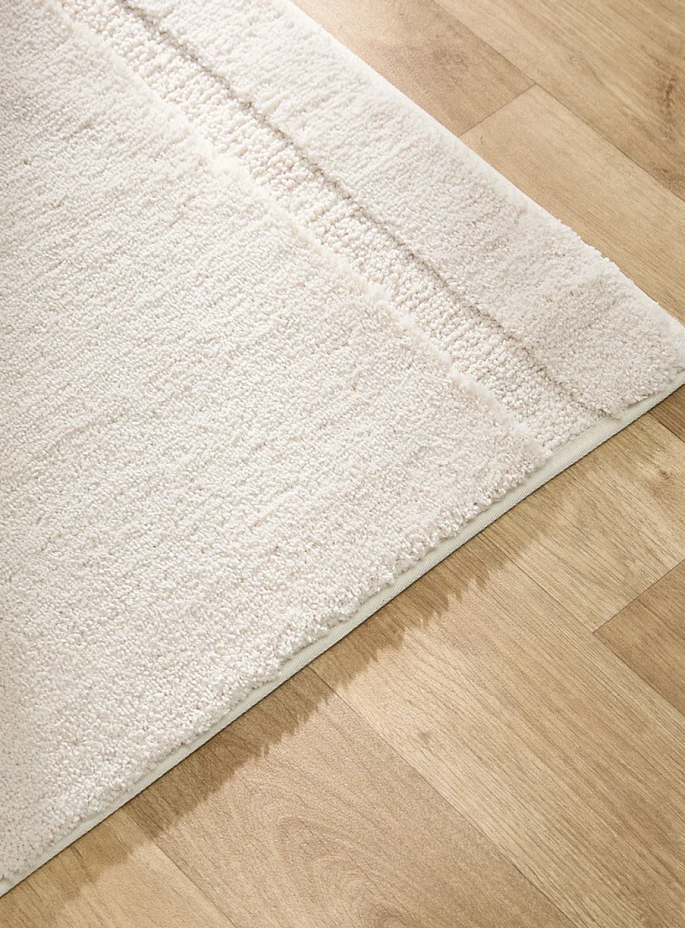 Soft plush bath mat