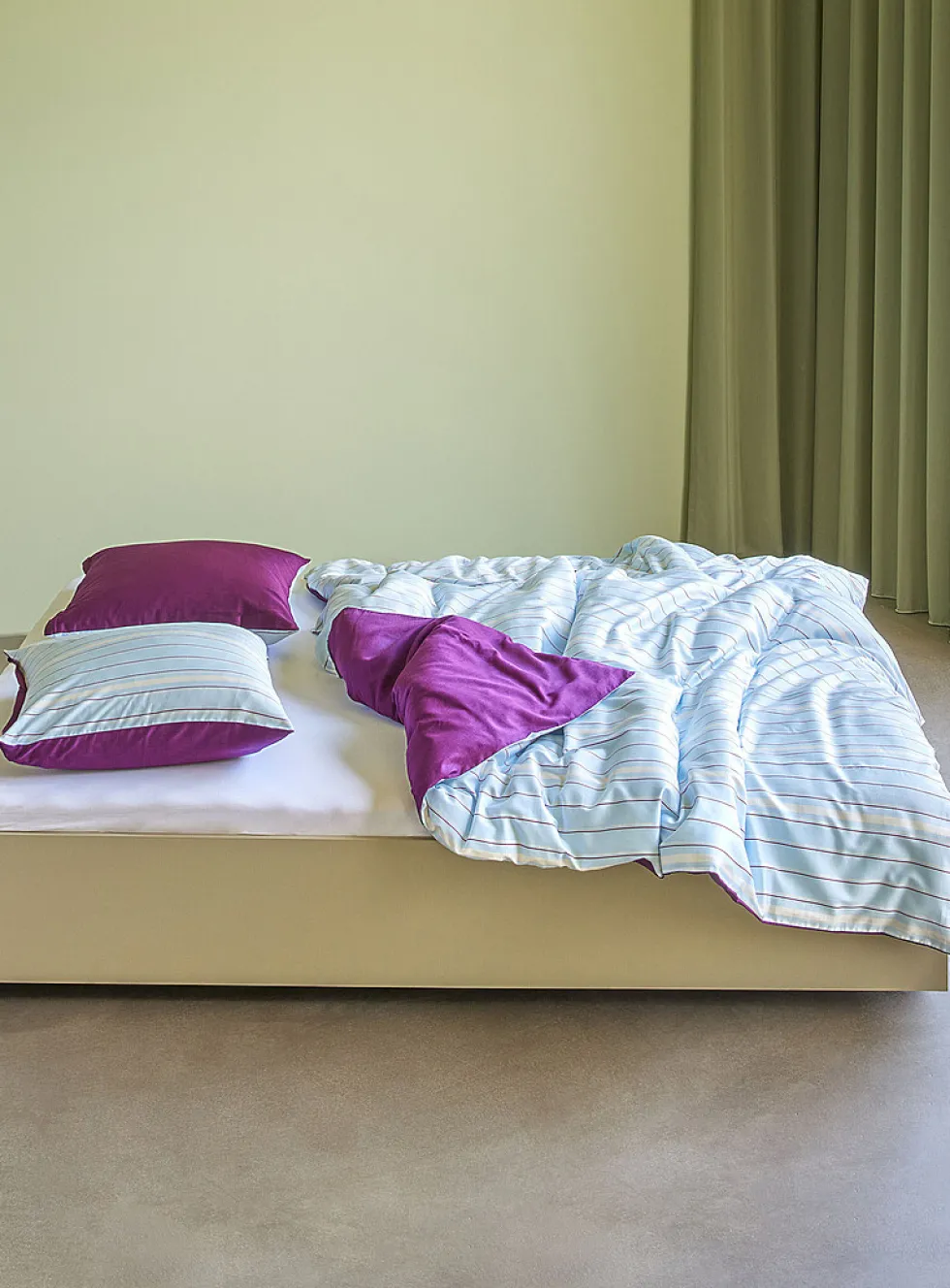 Solace striped bed linen set