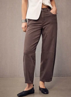 Solid barrel-leg coloured jean