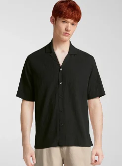 Solid crinkled camp shirt