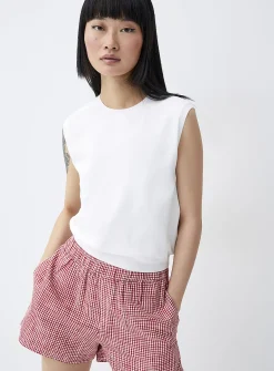 Solid fine knit sweater vest
