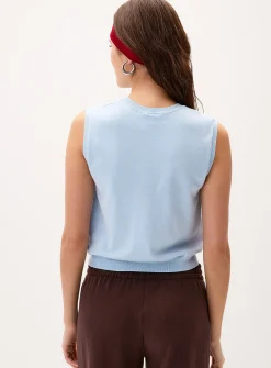 Solid fine knit sweater vest