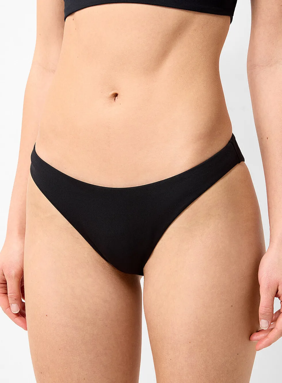 Solid high-cut bikini panty