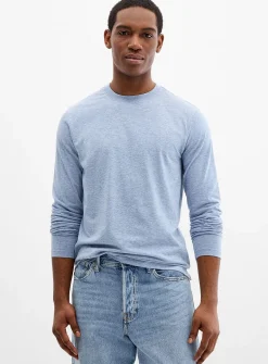 Solid long-sleeve T-shirt