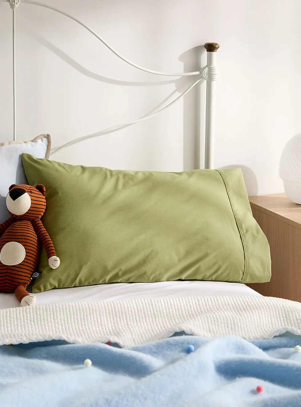 Solid pillowcase for children