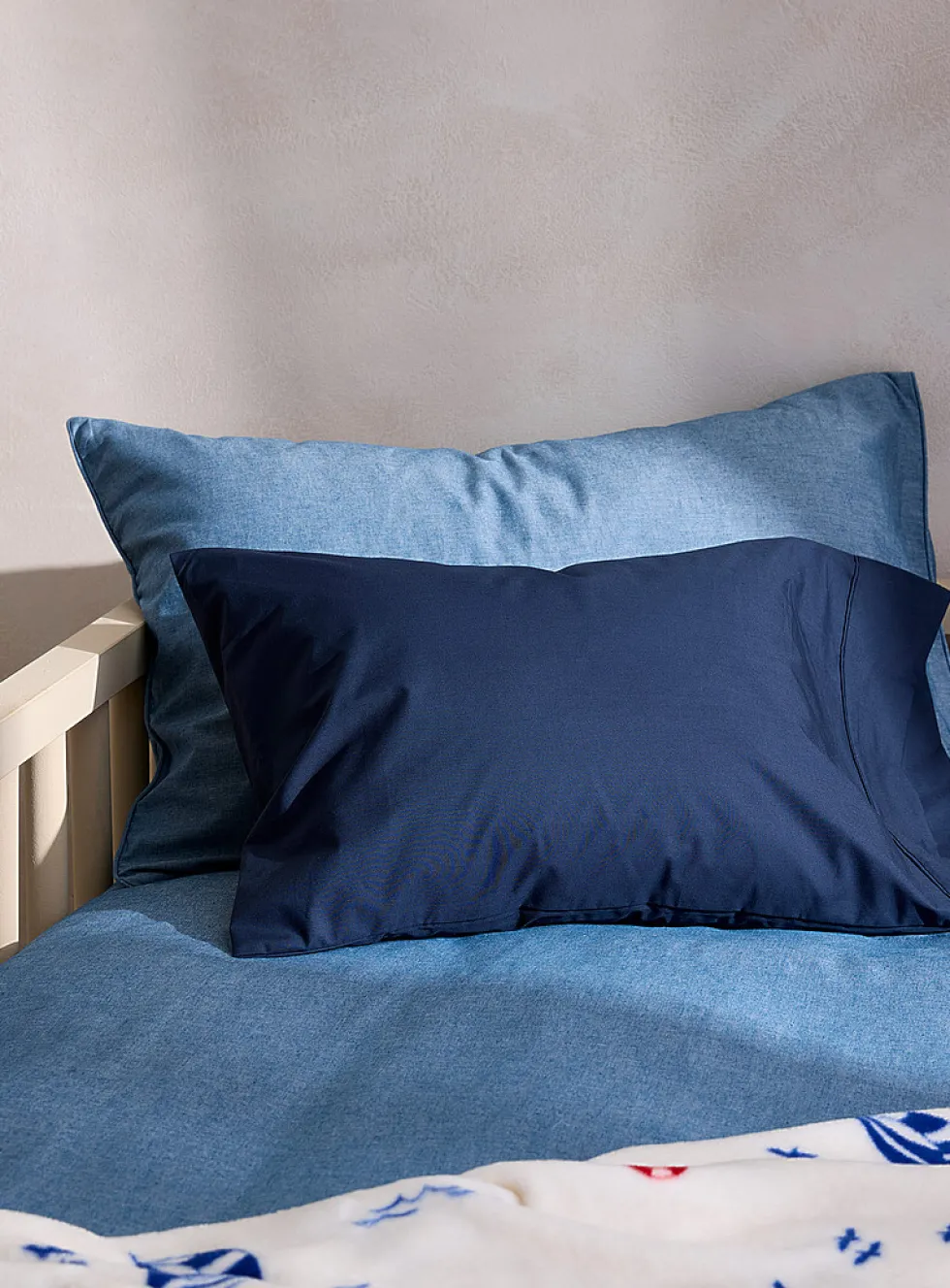 Solid pillowcase for children