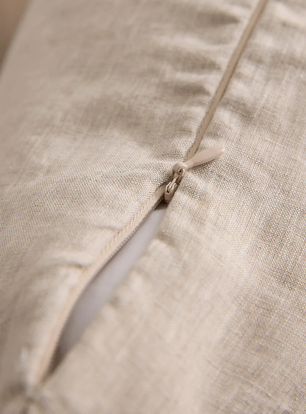 Solid pure linen removable-cover cushion