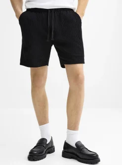 Solid rib-knit short