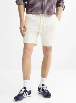 Solid rib-knit short