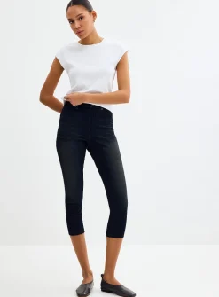 Solid stretch denim capri legging