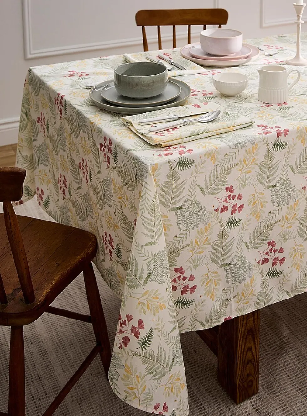 Soothing leaves and flowers tablecloth