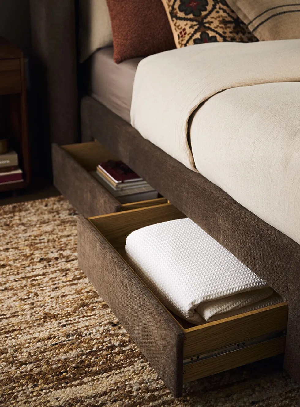 Sophia modern minimalist bed frame